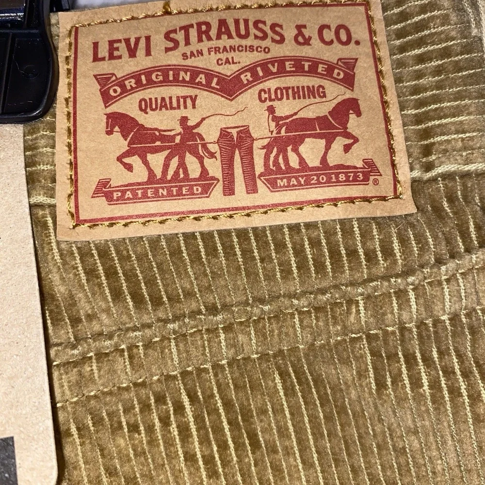 Levis elevate your